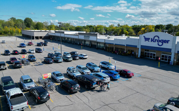 Pictures of Retail property located at 2950 Center Ave, Essexville, MI 48732 for lease - image #1