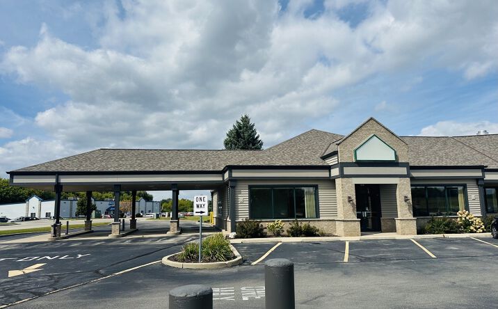 Pictures of Retail property located at 810 Fox Ln, Waterford, WI 53185 for lease - image #1