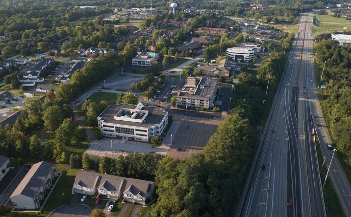 Pictures of Office property located at 202 Montrose W Ave, Akron, OH 44321 for lease - image #1