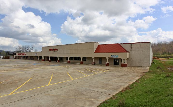Pictures of Retail property located at 5766 US-11, Springville, AL 35146 for lease - image #1