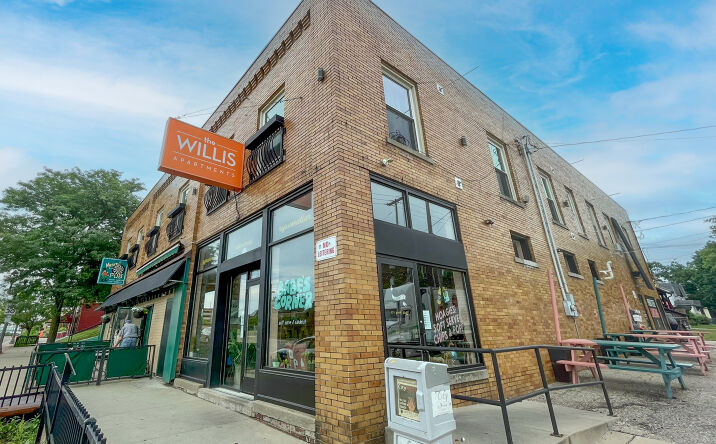 Pictures of Retail, Restaurant property located at 800 E Michigan Ave, Lansing, MI 48912 for lease - image #1