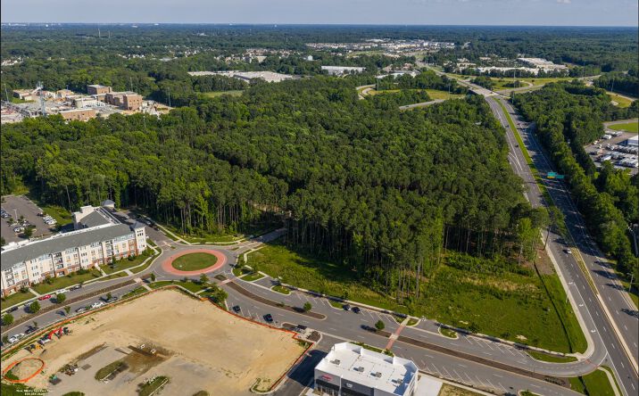 Pictures of Land property located at 1001 Point Pl, Suffolk, VA 23435 for lease - image #1