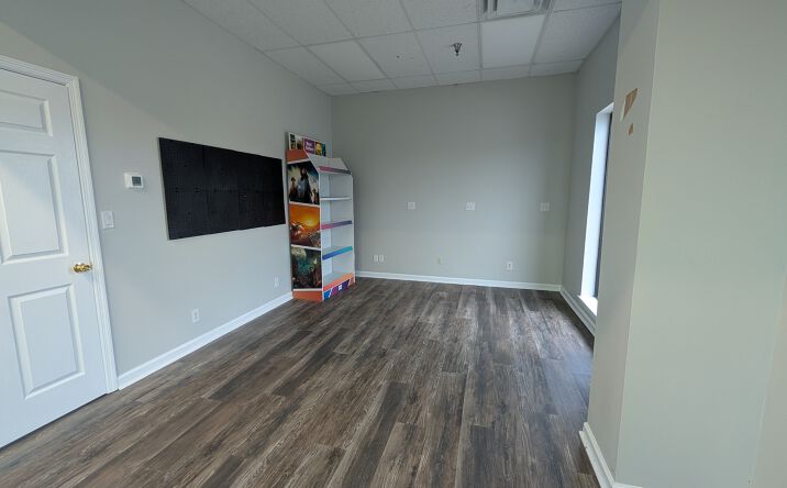 Pictures of Retail property located at 5319 Ringgold Rd, East Ridge, TN 37412 for lease - image #1