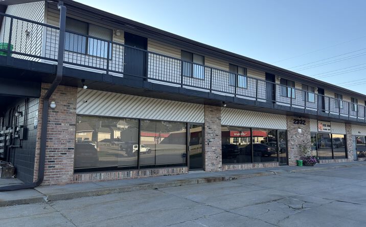 Pictures of Retail property located at 2332 N Cotner Blvd, Lincoln, NE 68507 for lease - image #1