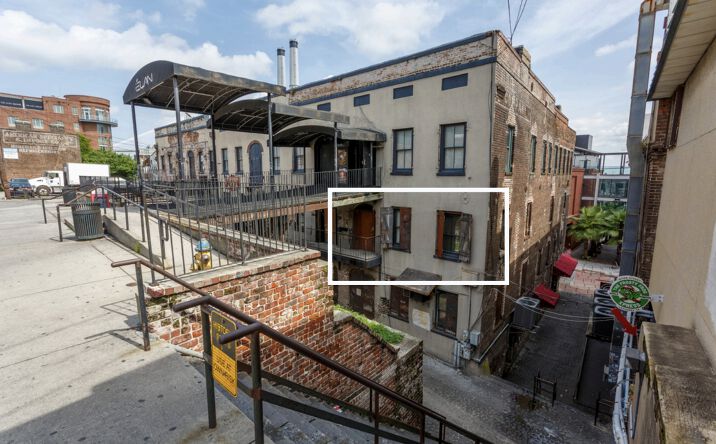 Pictures of Retail, Office, Special Purpose property located at 302 W Upper Factors Walk, Savannah, GA 31401 for lease - image #1
