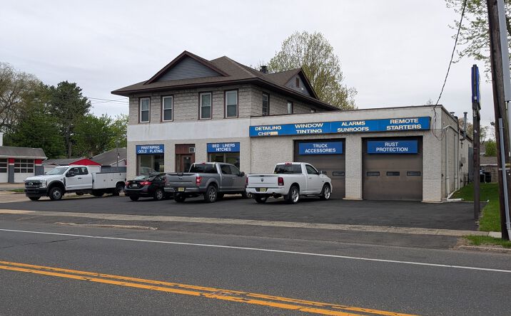 Pictures of Retail property located at 158 S White Horse Pike, Audubon, NJ 08106 for lease - image #1