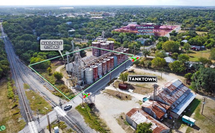 Pictures of Retail, Industrial property located at 804 N Pecos St, Lockhart, TX 78644 for lease - image #1
