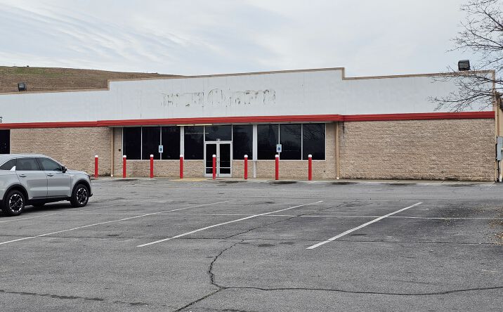 Pictures of Retail, Office property located at 417 S Broadway St, Johnson City, TN 37601 for lease - image #1