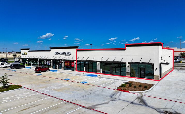 Pictures of Retail property located at 6806 Zac Lentz Pkwy, Victoria, TX 77904 for lease - image #1