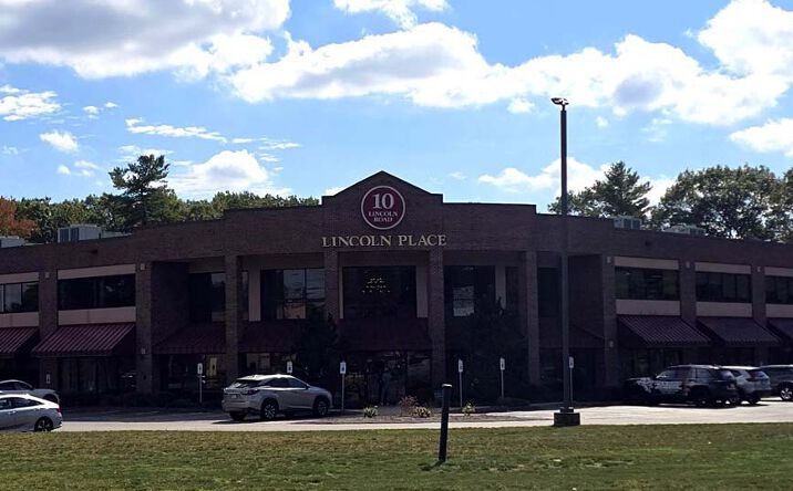 Pictures of Office property located at 10 Lincoln Rd, Foxborough, MA 02035 for lease - image #1