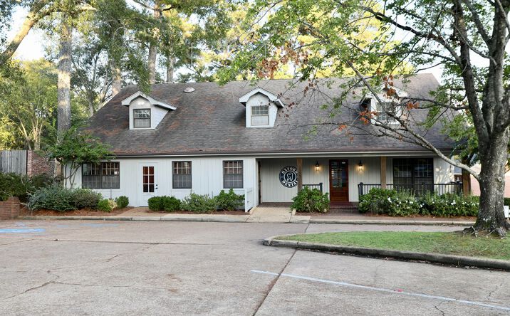 Pictures of Office property located at 2155 S Lamar Blvd, Oxford, MS 38655 for lease - image #1