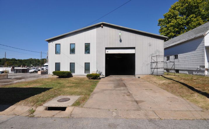 Pictures of Office, Industrial property located at 5807 Janet Ave, St. Louis, MO 63136 for lease - image #1