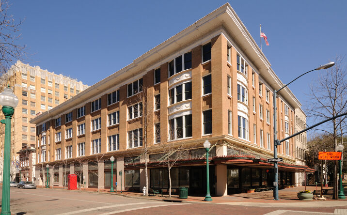 Pictures of Office property located at 400 E Capitol St, Jackson, MS 39201 for lease - image #1