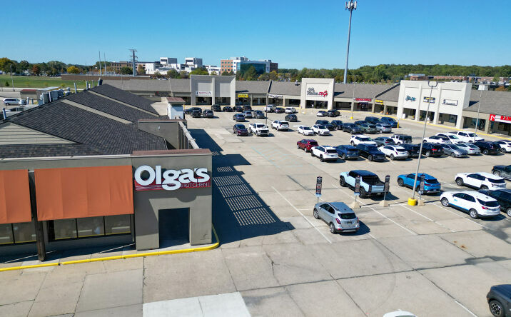 Pictures of Retail property located at 43201 Garfield Rd, clinton, MI 48038 for lease - image #1