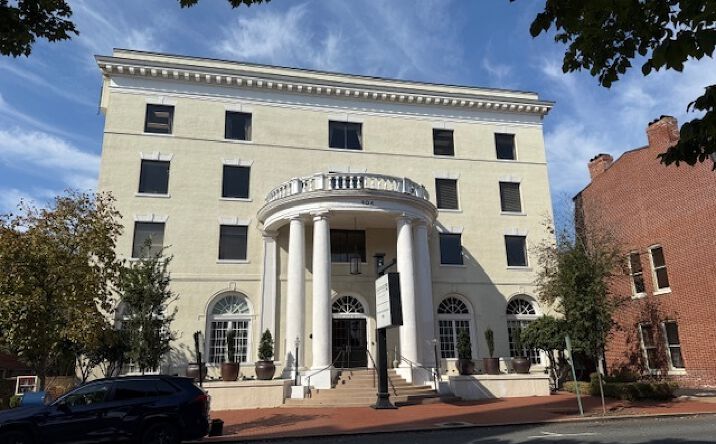 Pictures of Office property located at 904 Princess Anne St, Fredericksburg, VA 22401 for lease - image #1