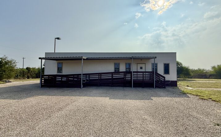 Pictures of Office, Land property located at 823 US-281, Falfurrias, TX 78355 for lease - image #1