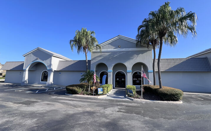 Pictures of Retail property located at 11221 E Colonial Dr, Orlando, FL 32817 for lease - image #1