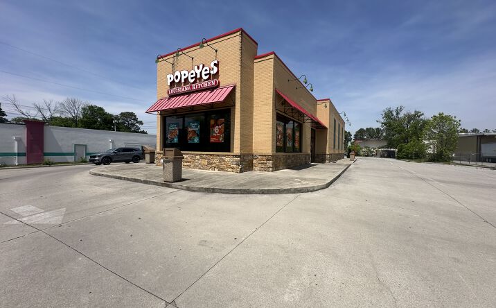Pictures of Restaurant property located at 6105 Ringgold Rd, Chattanooga, TN 37412 for lease - image #1