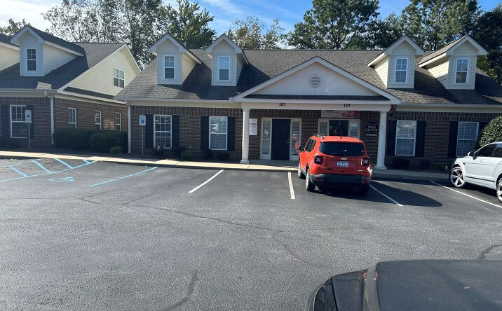 Pictures of Office property located at 105 Pelham Commons Blvd, Greenville, SC 29615 for lease - image #1