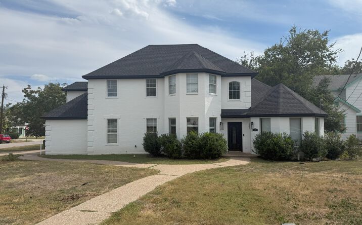 Pictures of Office property located at 609 E Main St, Round Rock, TX 78664 for lease - image #1