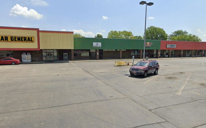 Pictures of Retail property located at 1506 N Cunningham Ave, Urbana, IL 61802 for lease - image #1