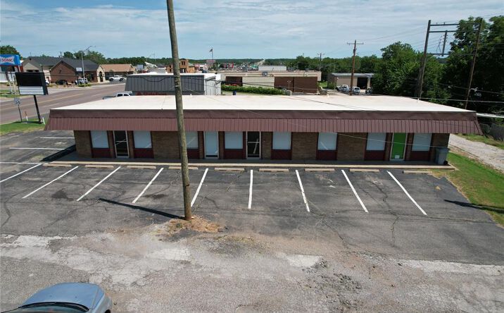 Pictures of Office property located at 524 N Milt Phillips Ave, Seminole, OK 74868 for lease - image #1