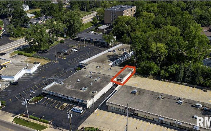 Pictures of Industrial, Special Purpose, Retail property located at 121 E LAKE Avenue #Garage, Peoria, IL 61614 for lease - image #1