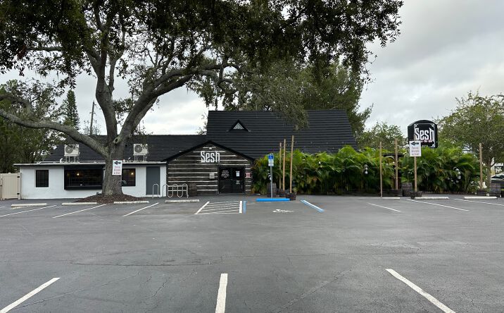 Pictures of Retail, Restaurant property located at 2221 4th St N, St. Petersburg, FL 33704 for lease - image #1