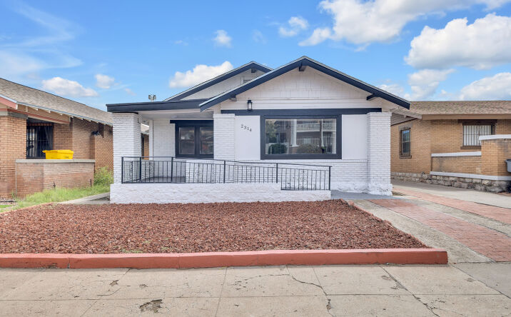 Pictures of Office property located at 2314 Montana Ave, El Paso, TX 79903 for lease - image #1