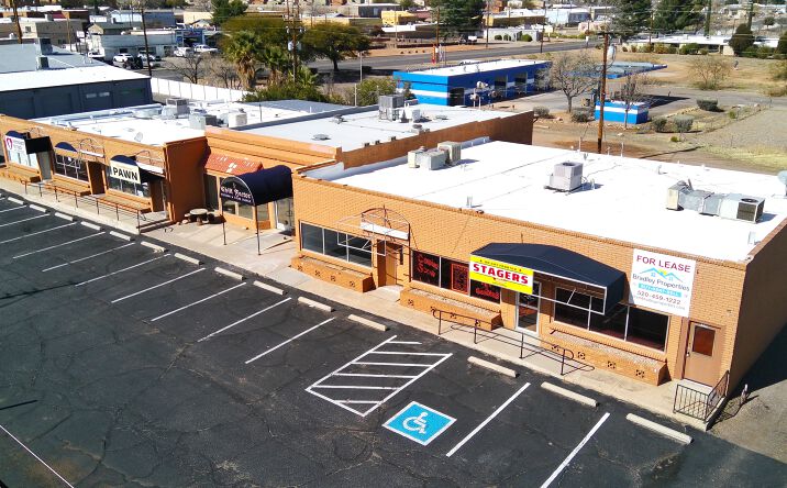 Pictures of Retail, Restaurant property located at 833 E Fry Blvd, Sierra Vista, AZ 85635 for lease - image #1