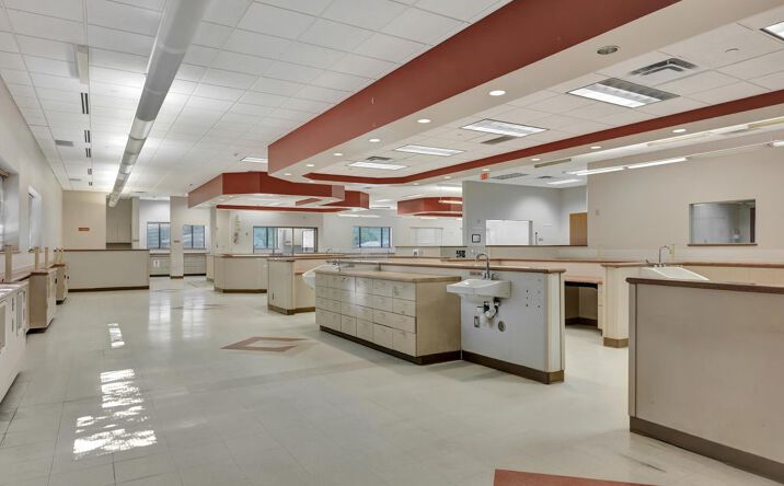 Pictures of Office property located at 700 S John Redditt Dr, Lufkin, TX 75904 for lease - image #1