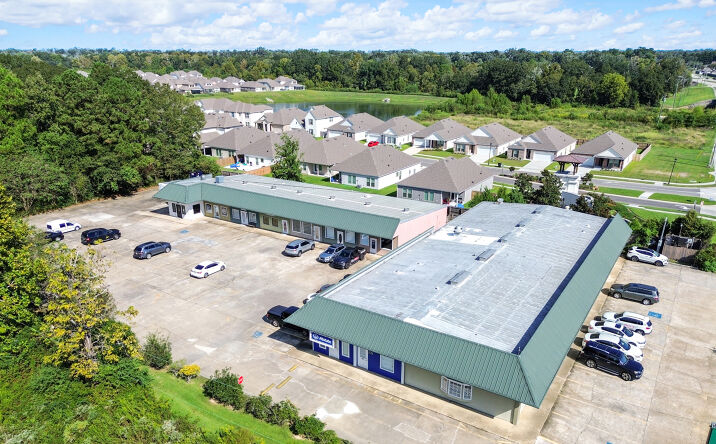 Pictures of Retail property located at 4606 Jones Creek Rd, Baton Rouge, LA 70816 for lease - image #1
