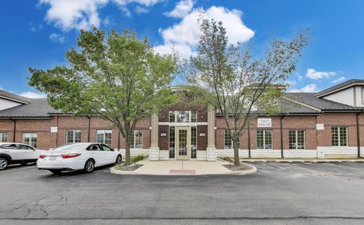 Pictures of Office, Retail property located at 135 W Rand Road, Arlington Heights, IL 60004 for lease - image #1