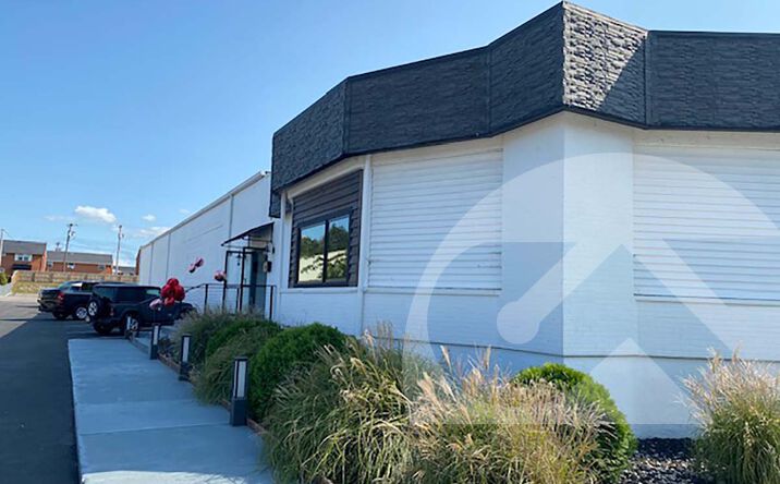 Pictures of Retail property located at 969 Dixie Hwy, Rossford, OH 43460 for lease - image #1