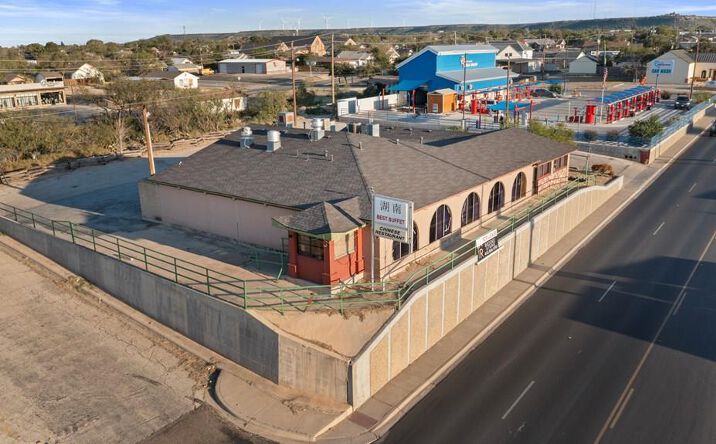 Pictures of Retail, Restaurant property located at 1201 S Gregg St, Big Spring, TX 79720 for lease - image #1