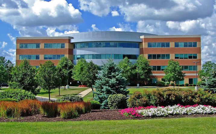 Pictures of Office property located at 20445 Emerald Pkwy, Cleveland, OH 44135 for lease - image #1
