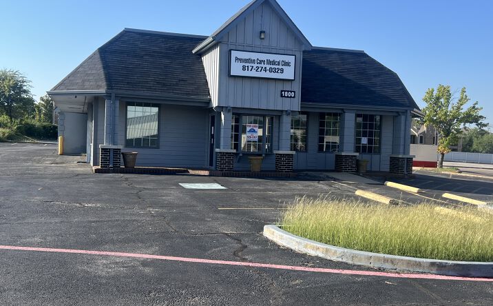 Pictures of Office property located at 1800 W Pioneer Pkwy, Arlington, TX 76013 for lease - image #1
