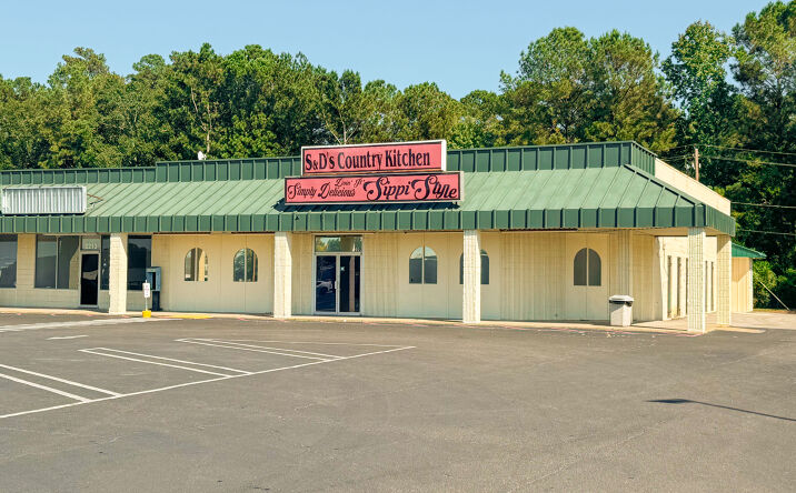 Pictures of Retail, Office property located at 2205 MS-15, Laurel, MS 39440 for lease - image #1