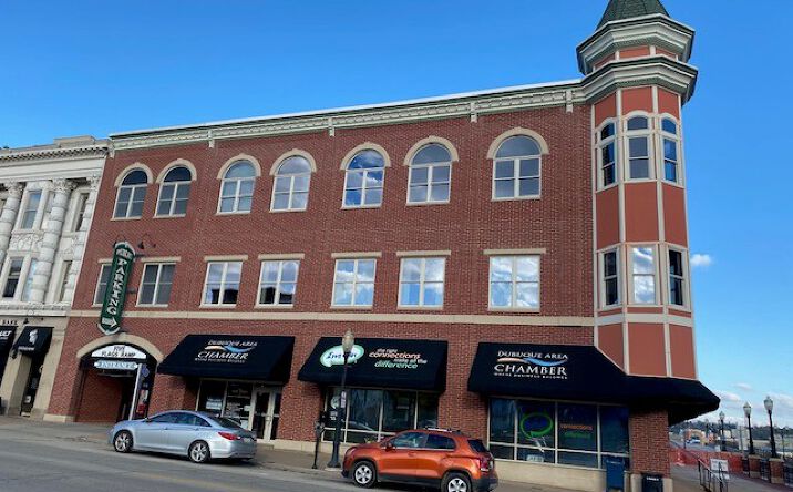 Pictures of Retail, Office, Special Purpose property located at 300 Main St, Dubuque, IA 52001 for lease - image #1