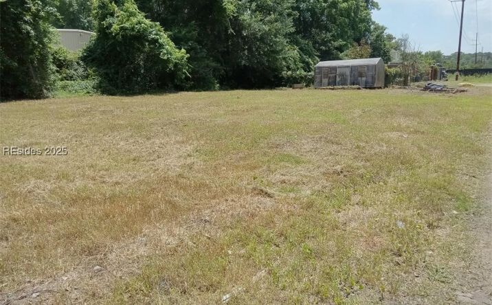 Pictures of Retail, Land property located at 326 Spanish Wells Rd, Hilton Head Island, SC 29926 for lease - image #1