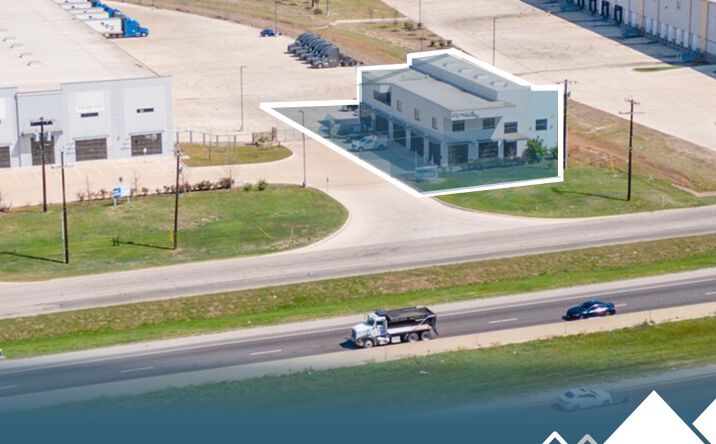 Pictures of Industrial property located at 8106 NE Interstate 410 Loop, San Antonio, TX 78218 for lease - image #1