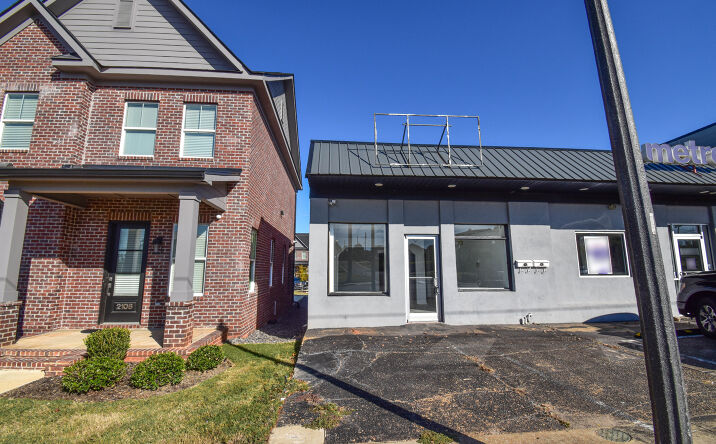 Pictures of Office property located at 2110 University Blvd E, Tuscaloosa, AL 35404 for lease - image #1