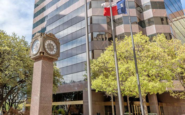 Pictures of Office property located at 500 N Akard St, Dallas, TX 75201 for lease - image #1