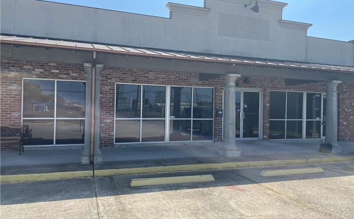 Pictures of Office, Retail, Industrial property located at 4011 Common Street, Lake Charles, LA 70607 for lease - image #1