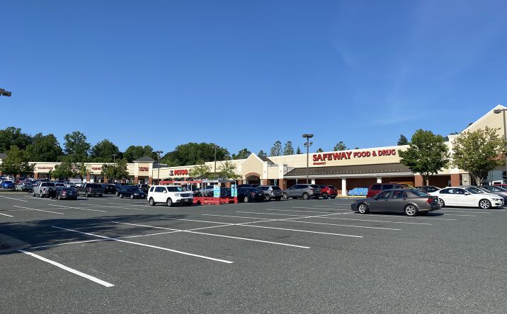 Pictures of Retail property located at 4215 Cheshire Station Plaza, Dale City, VA 22193 for lease - image #1