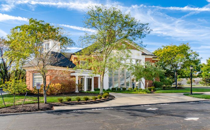 Pictures of Office, Retail property located at 850 N Hamilton Rd, Gahanna, OH 43230 for lease - image #1