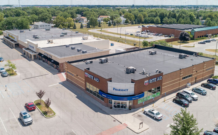 Pictures of Retail property located at 100 E South Boundary St, Perrysburg, OH 43551 for lease - image #1