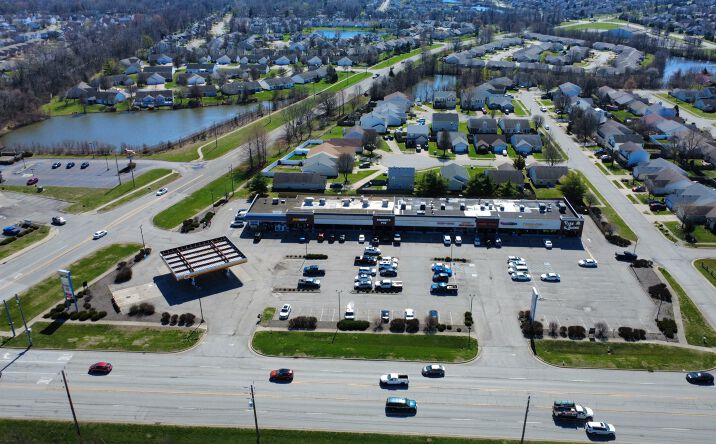 Pictures of Retail, Restaurant property located at 1345 W Southport Rd, Indianapolis, IN 46217 for lease - image #1