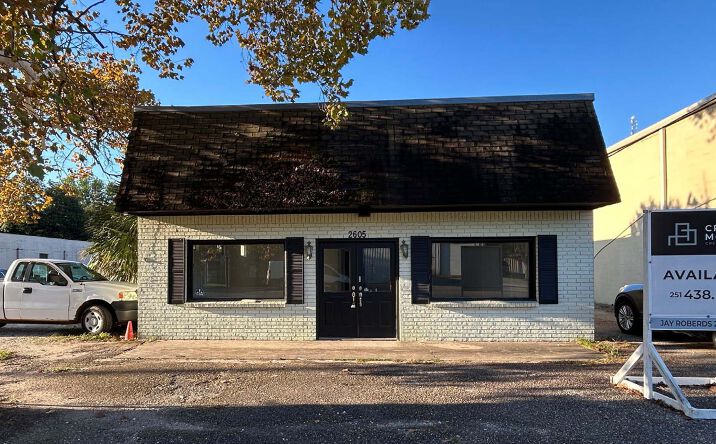Pictures of Retail, Office property located at 2605 Old Shell Rd, Mobile, AL 36607 for lease - image #1