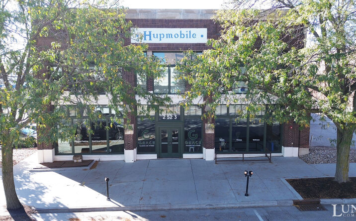 Pictures of Retail property located at 2523 Farnam St, Omaha, NE 68131 for lease - image #1